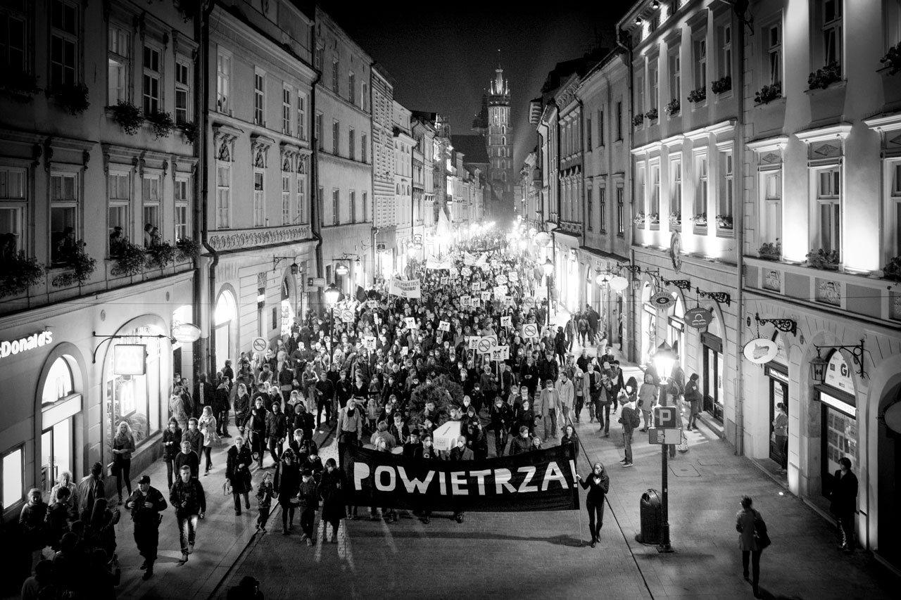 Antysmogowy Marsz Żałobny w Krakowie - fot. Kamil A. Krajewski / studioluma.pl